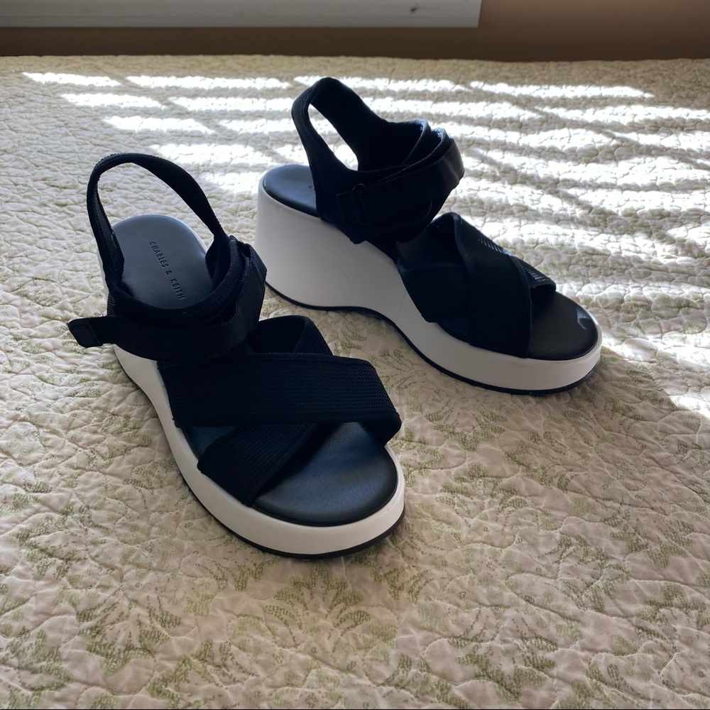 Charles & Keith Black & White Wedge Heel Size 39